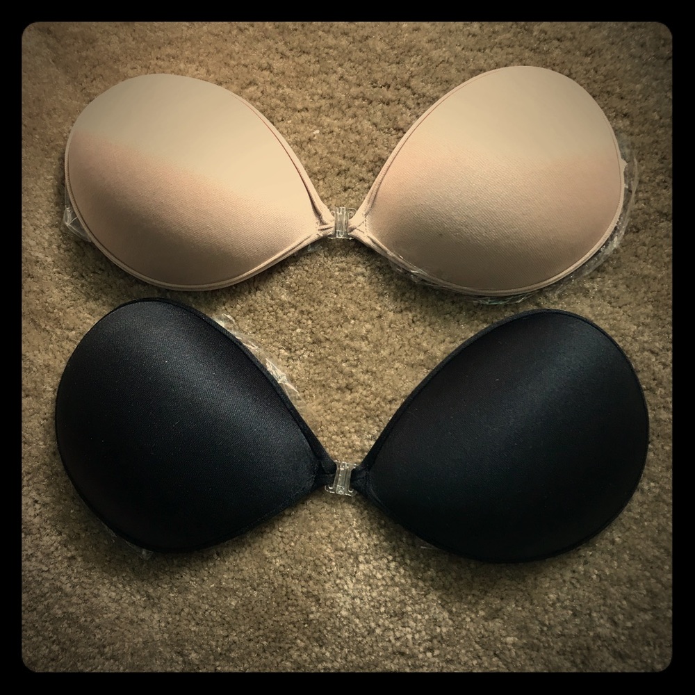 * NEW IN PACKAGING *Invisible Stick On Bras (2)